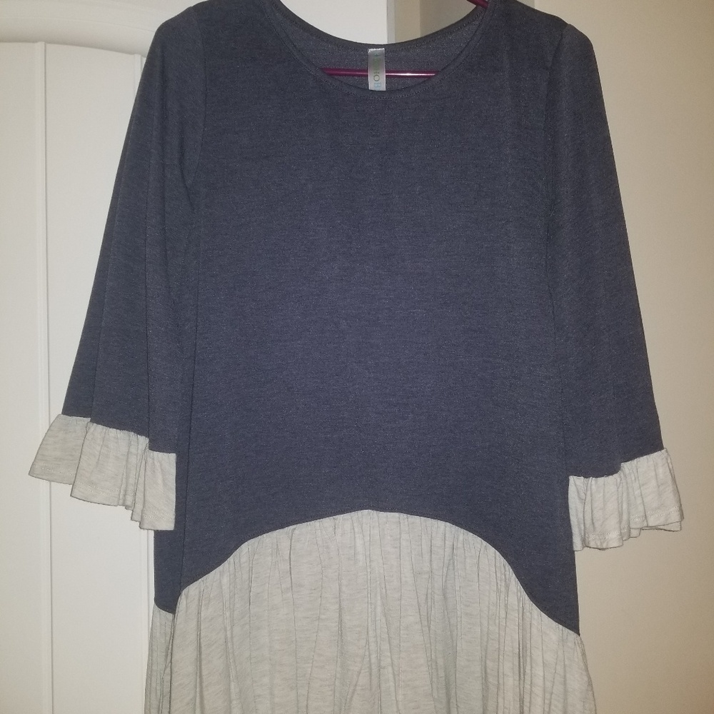 Blue 3/4 sleeve boutique shirt